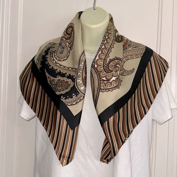 Vintage Bill Blass Brown, Tan, Rust & Cream Paisley Very Large Silk Scarf - Picture 7 of 9